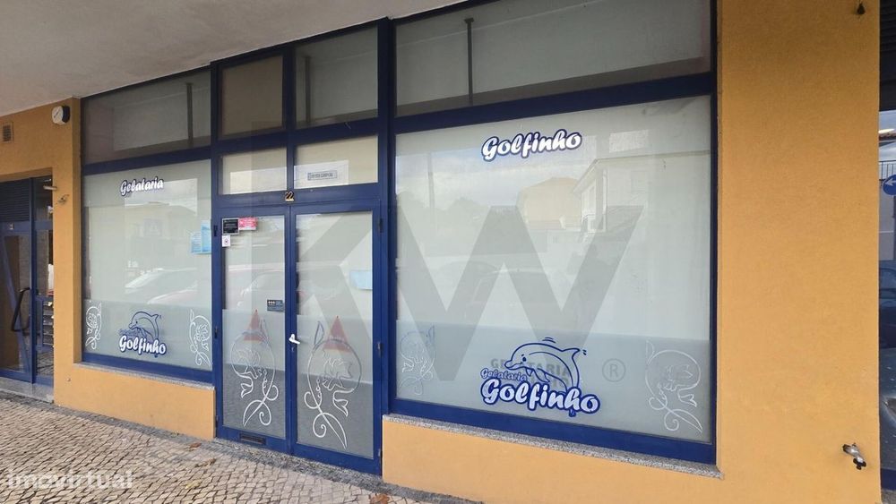 Loja para venda no Centro de Santa Maria de Lamas !