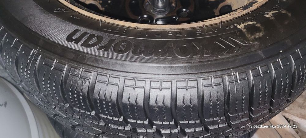 Opony zimowe z felgami