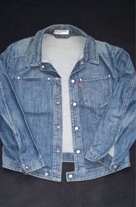 Продам куртку Levi’s