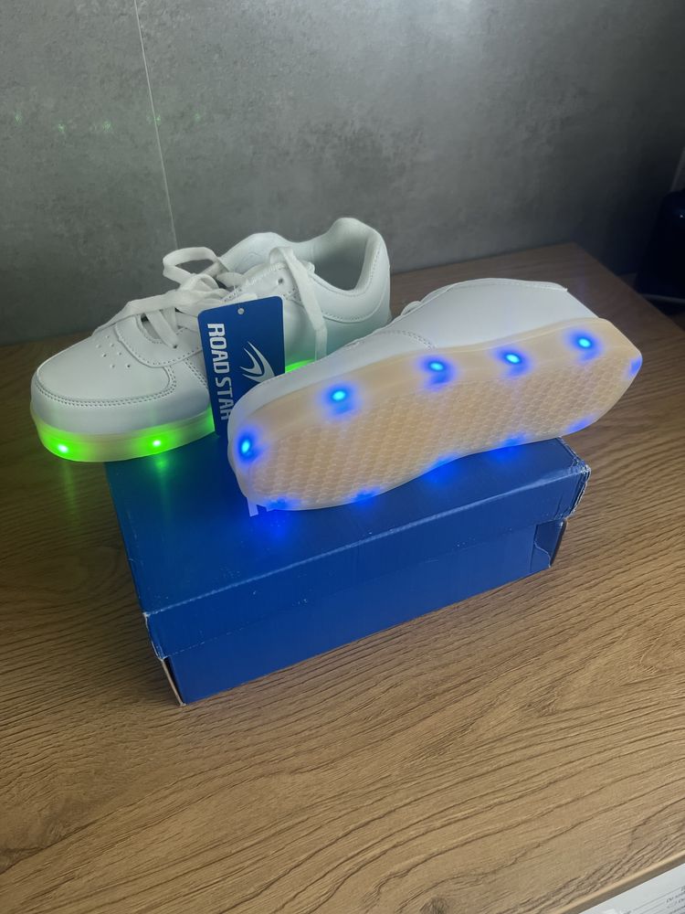 Nowe buty led trampki świecące adidasy