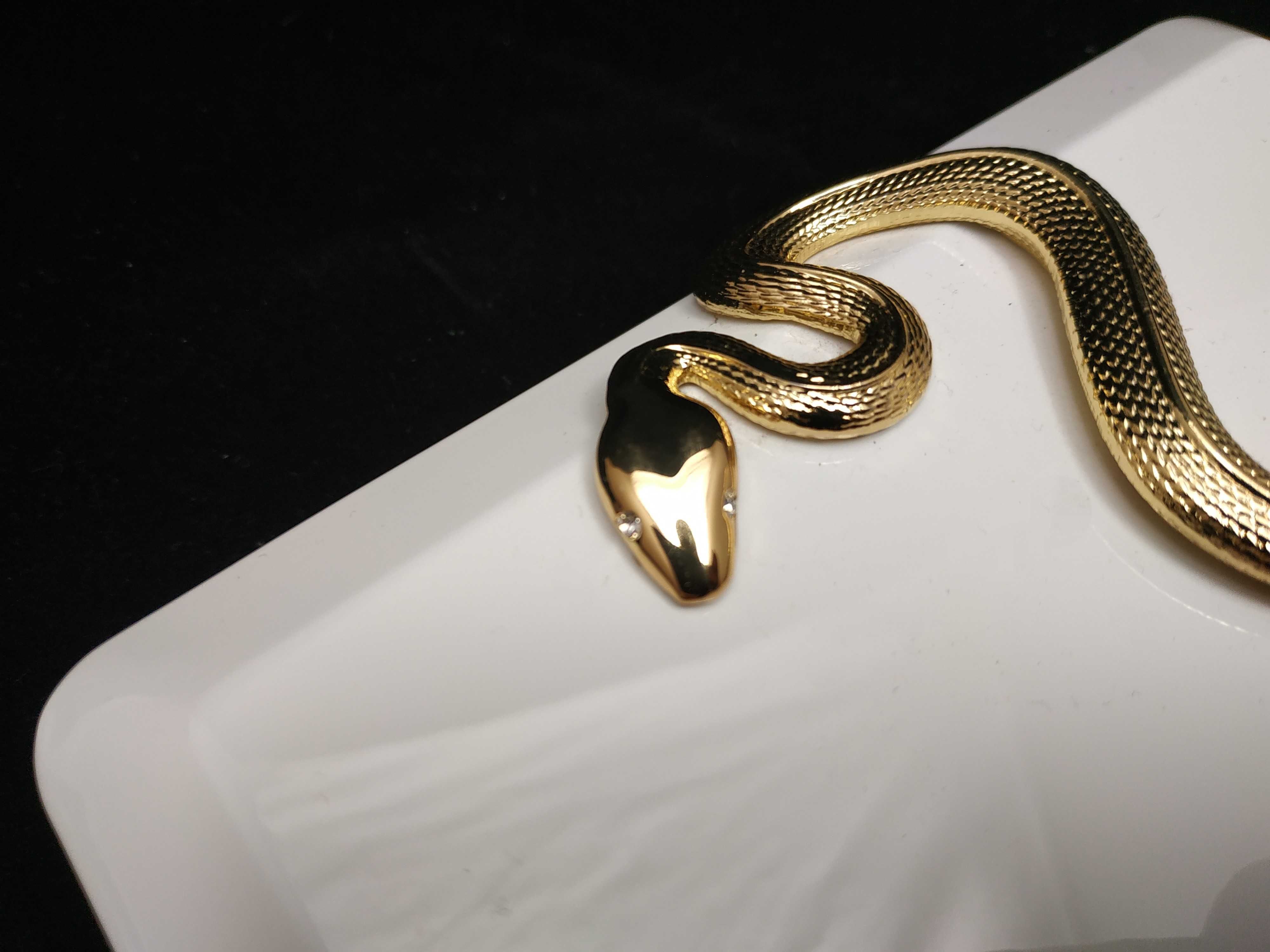Клатч Kilian Paris белый со змеёй