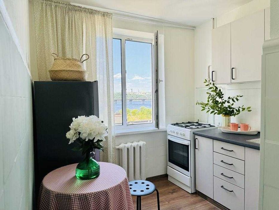 2 Кімнатна квартира Лівобережна Березняки Дніпровська набережна 11