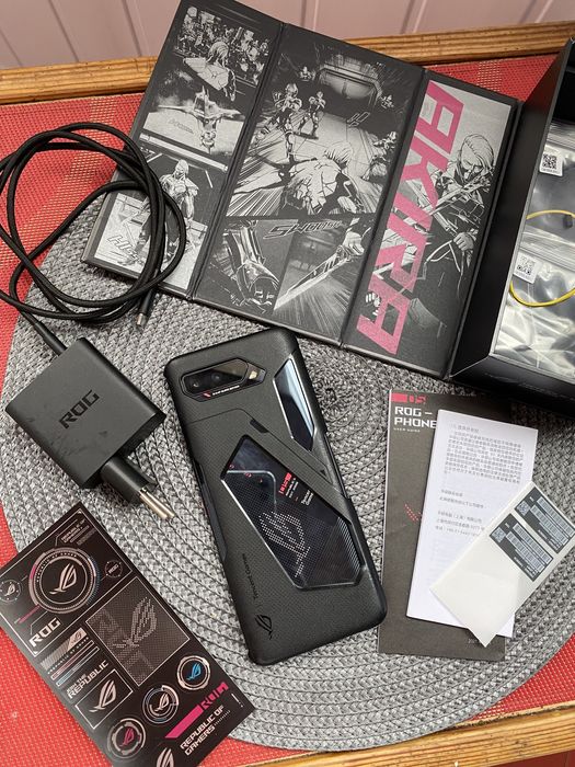Смартфон Asus ROG Phone 5s 8/128Gb Phantom Black