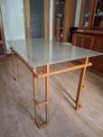 Mesa com tampo de vidro