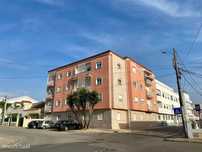 Apartamento T3, aos nível do 2° andar com elevador