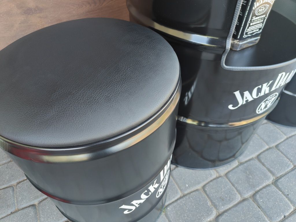 Zestaw mebli z beczek babek Jack Daniels