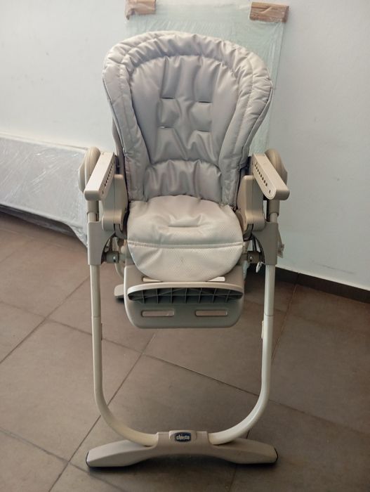 Cadeira da marca Chicco para refeição e/ou espreguiçadeira do bebé
