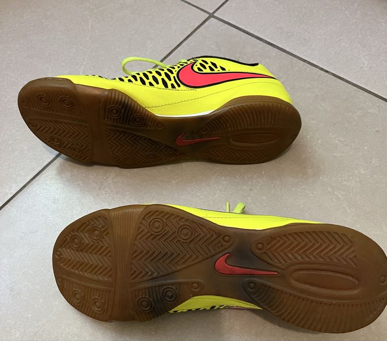 Продам nike для футзала 37,5 (23,5 см)