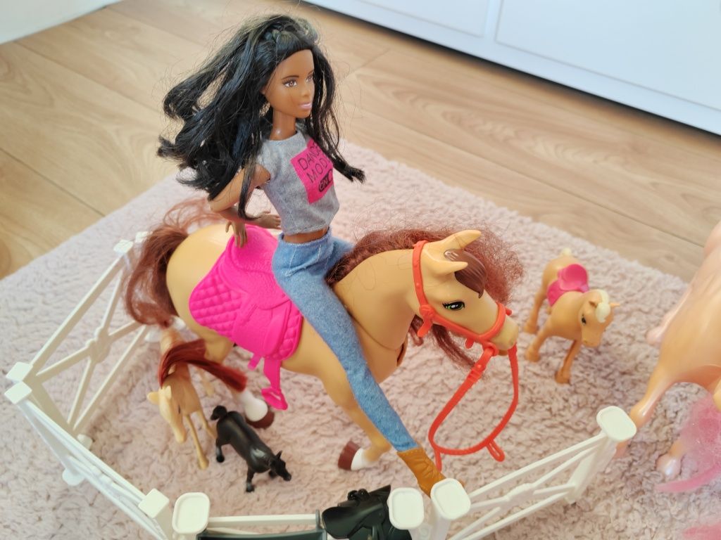 Barbie konie akcesoria jeździeckie