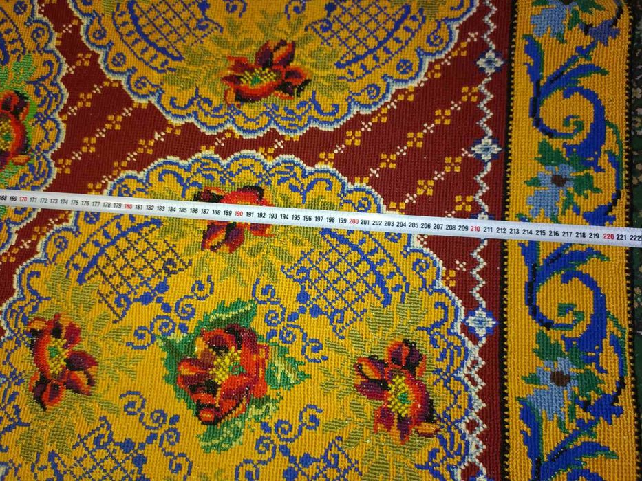 Ковёр ручной работы вышивка крестиком