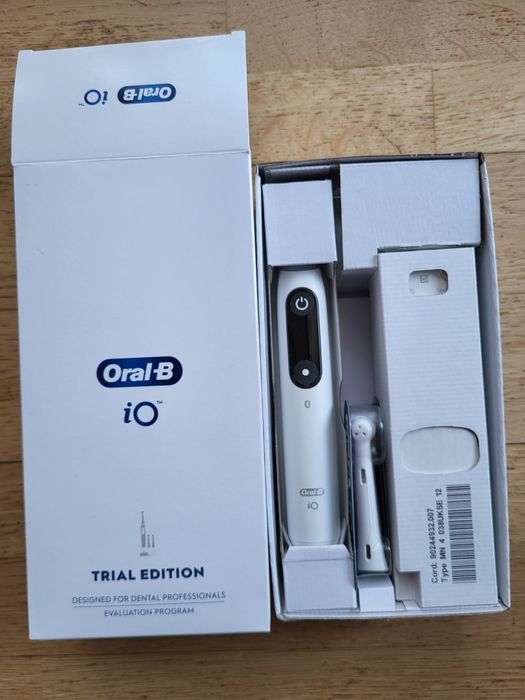 Зубна щітка Oral-B IO 6