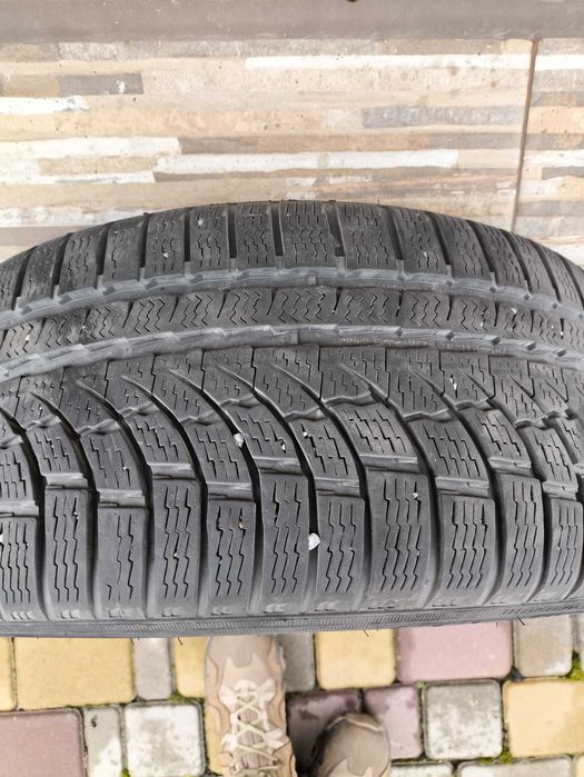 Автомобільні шини Nokian 225/45 R17. Комплект 4 штуки