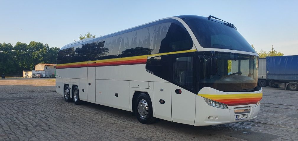 PRZEWÓZ OSÓB Autobusy Busy 9os 20os 60os Krajowy I Miedzynarodowy