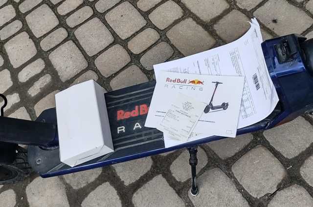 Hulajnoga elektryczna RED BULL Racing 10 PRO