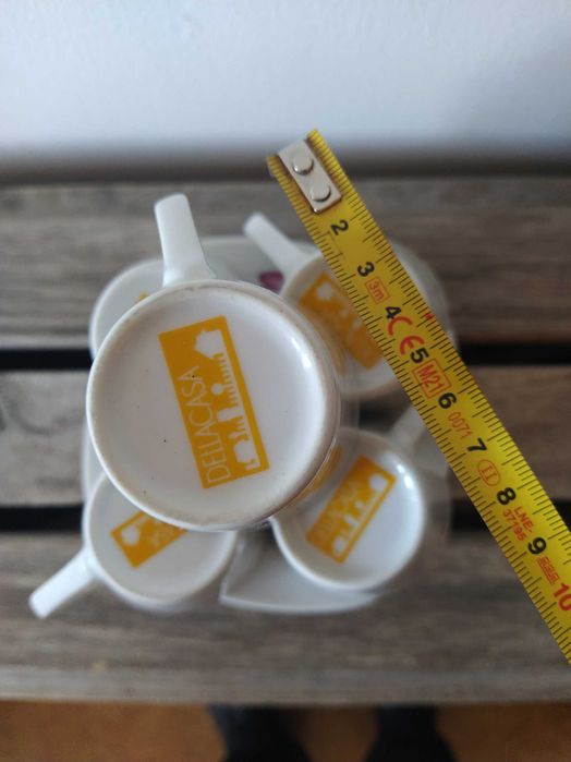 Chávenas de café em porcelana