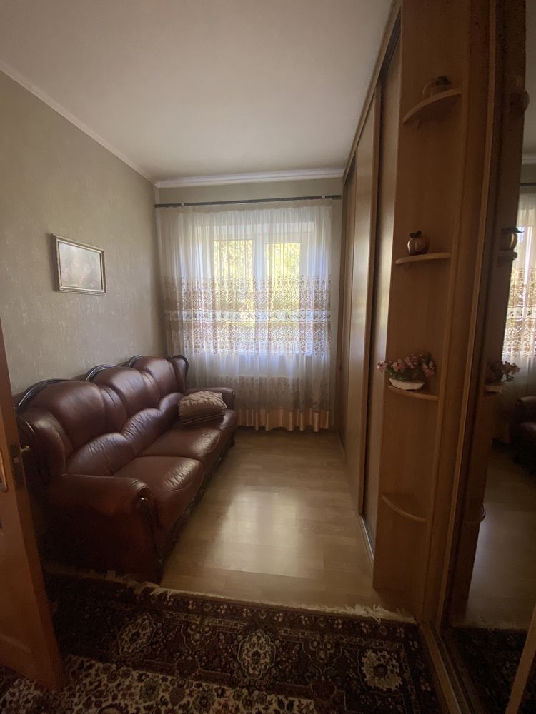 Продам гарний будинок в Борисполі. + територія 18 соток.