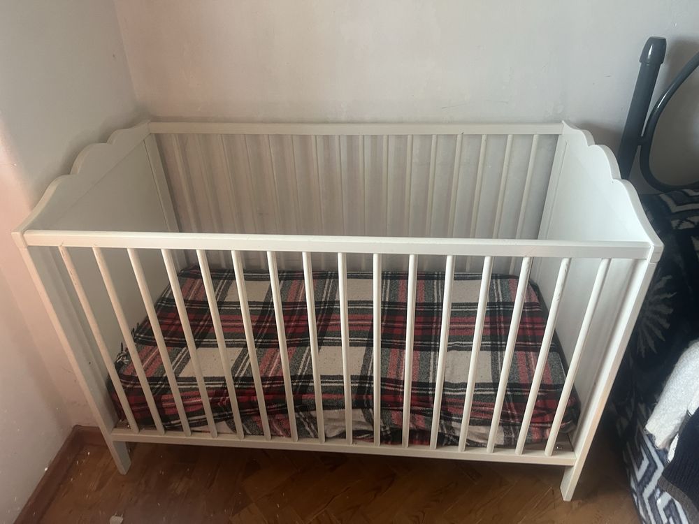 Cama de madeira de bebe