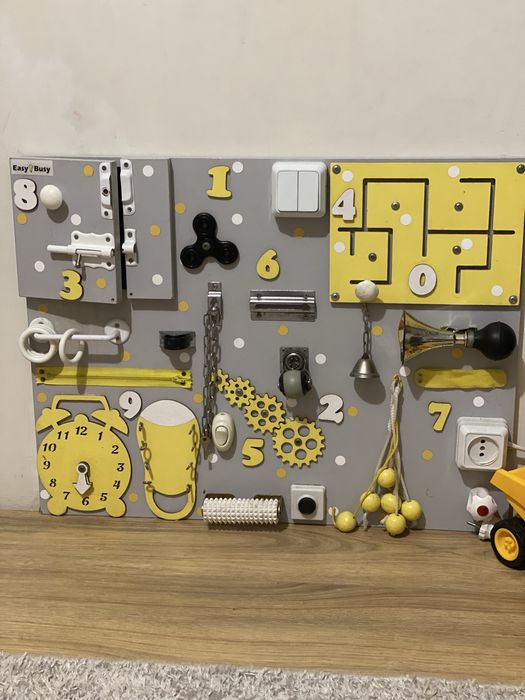 Бізіборд дитячий