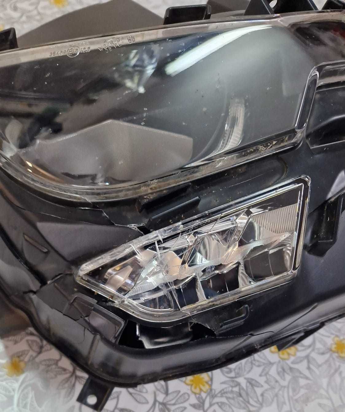 Lampa reflektor Honda CRF 1100 Africa Twin ADVENTURE uszkodzona
