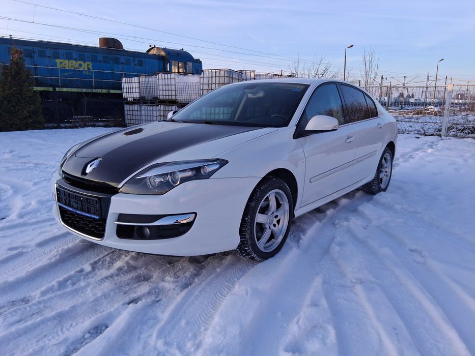 Renault Laguna III lift sedan 2.0 benzyna 140KM biała nowy rozrząd