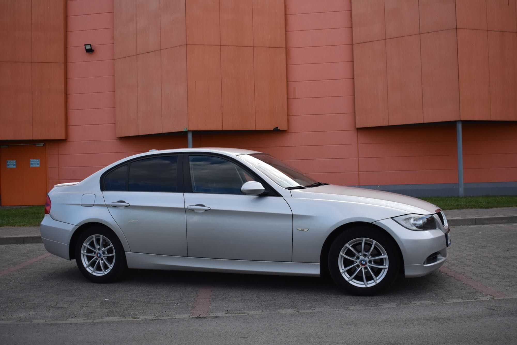 BMW Serii 3 E90 2007 • Automat • 183 tys. km •