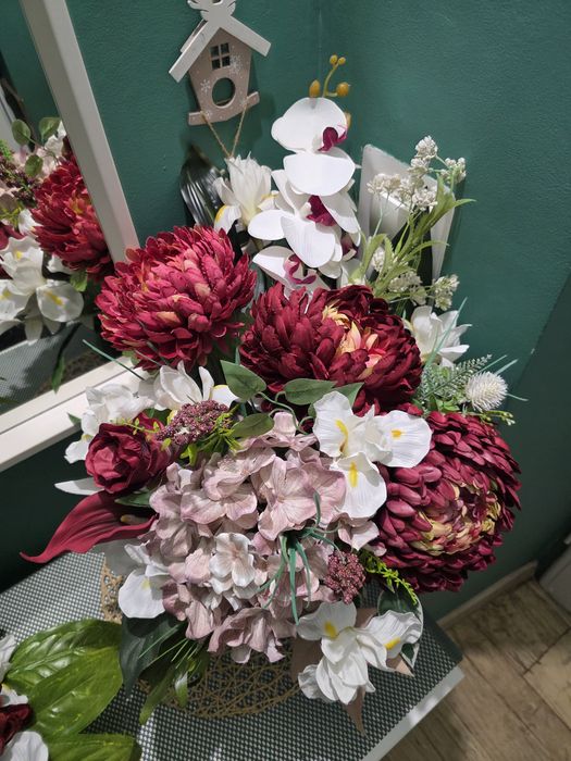 Bardzo ładne wiązanki na cmentarz Kraków