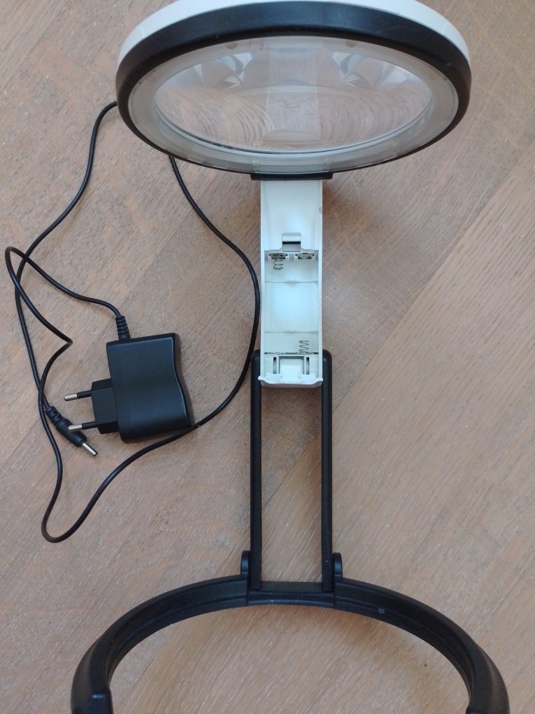 Лампа лупа с LED подсветкой