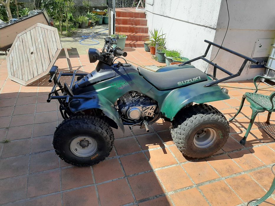 Moto 4 SUZUKI LT 160