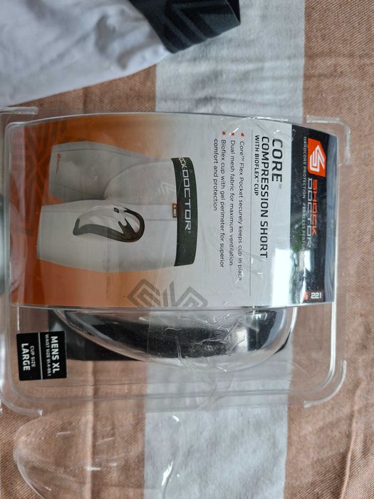 Ochraniacz Shock Doctor 221 - CompShor w/BioCup PeeWee Xl