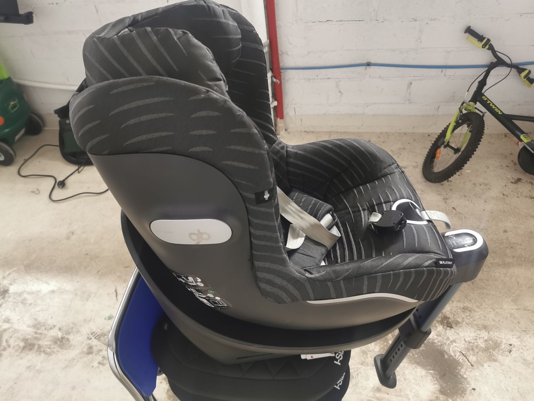 Fotelik Britax Romer Dualfix M i-Size obrotowy