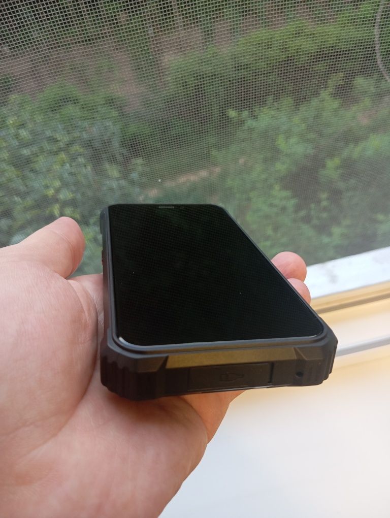 Продам смартфон Sigma X-treme PQ38 4/96 Gb