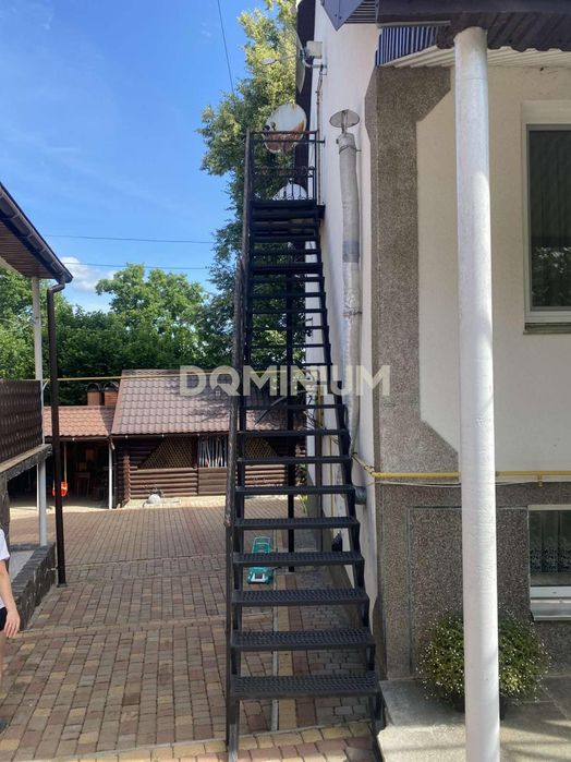 Продається будинок у мальовничому селі