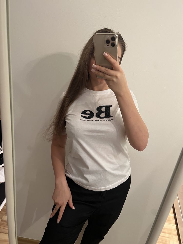 T-shirt damski bialy z czarnym napisem metka nowy S