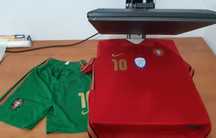 Conjunto vermelho de criança de Portugal 2020