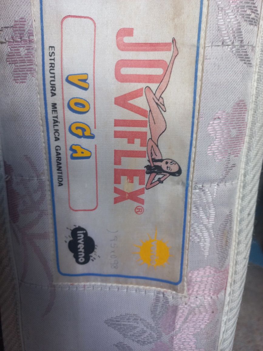 Cama de solteiro