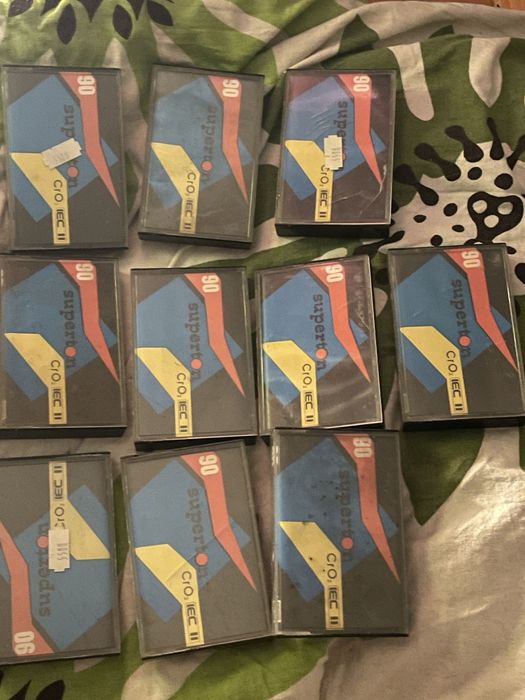 Zestaw dziesięciu kaset magnetofonowych do nagrywania