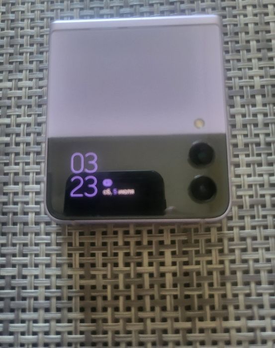 Samsung flip 3 5g