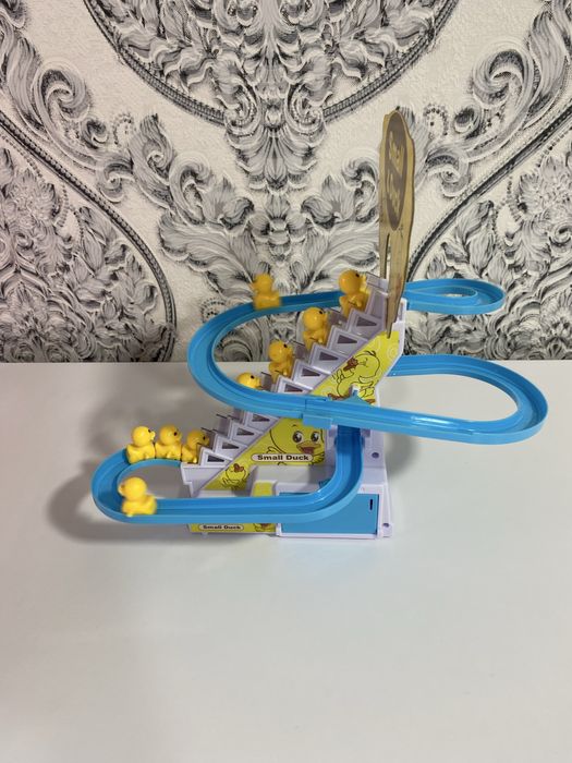 Іграшка веселі каченята