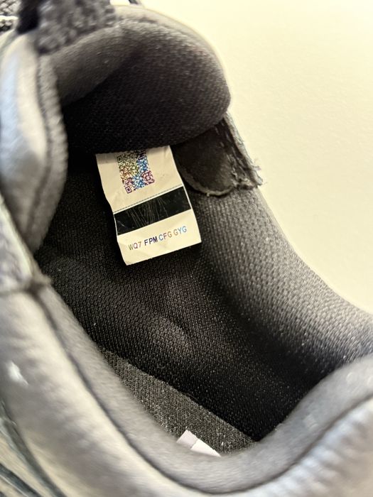 шкіряні кросівки оригінал від Ugg