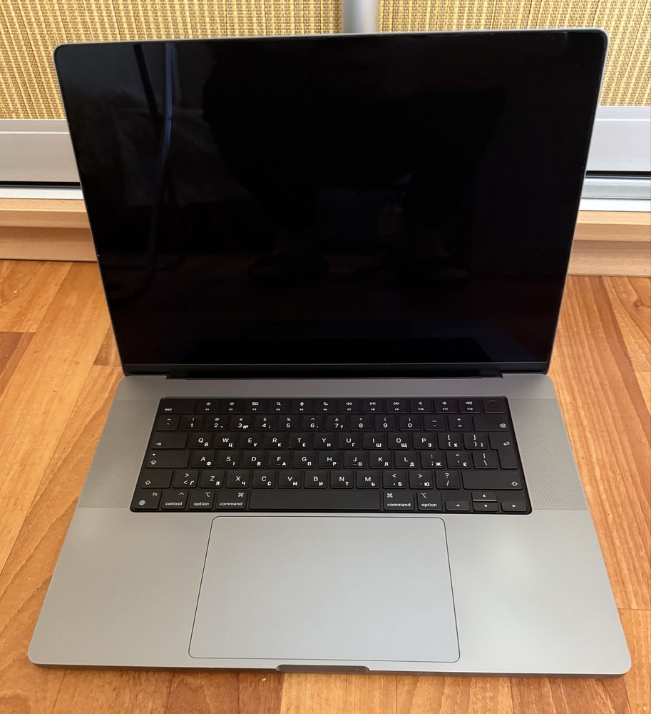 Macbook Pro a2485 M1