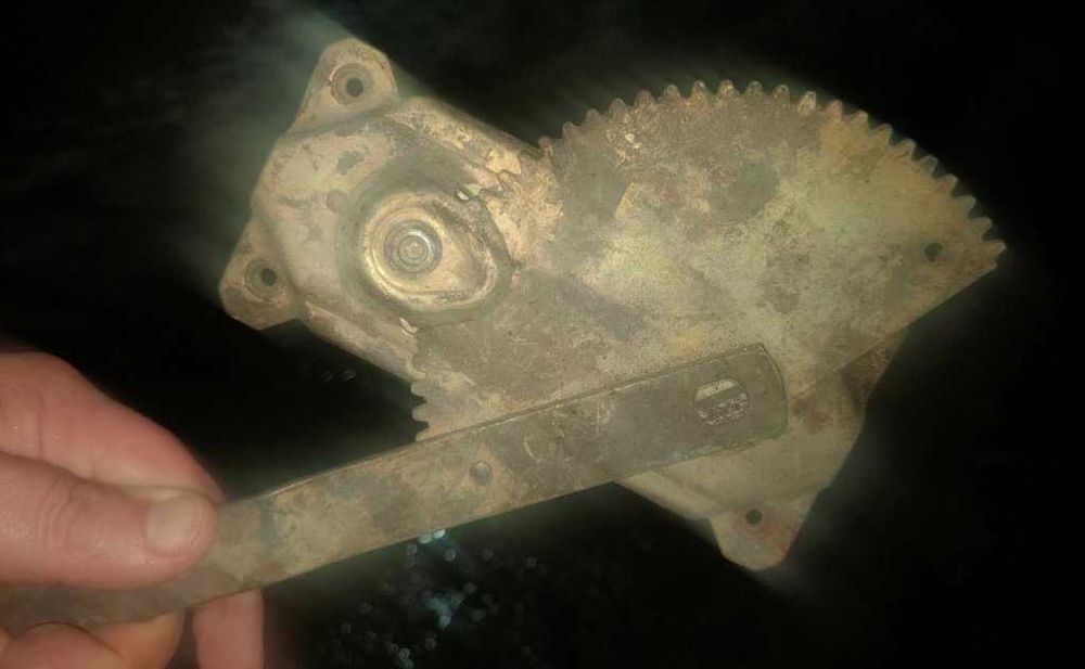 Склопідйомник ГАЗ 66 та ЗІЛ 130