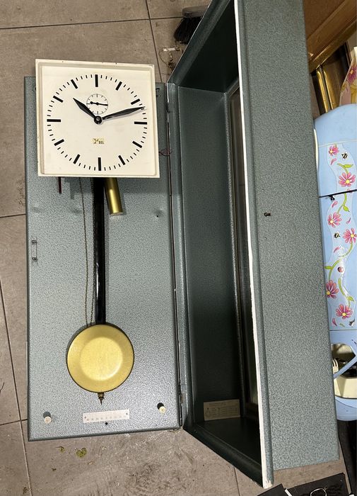Zegar przemysłowy industrialny wiszący matka metalowy dworcowy 608