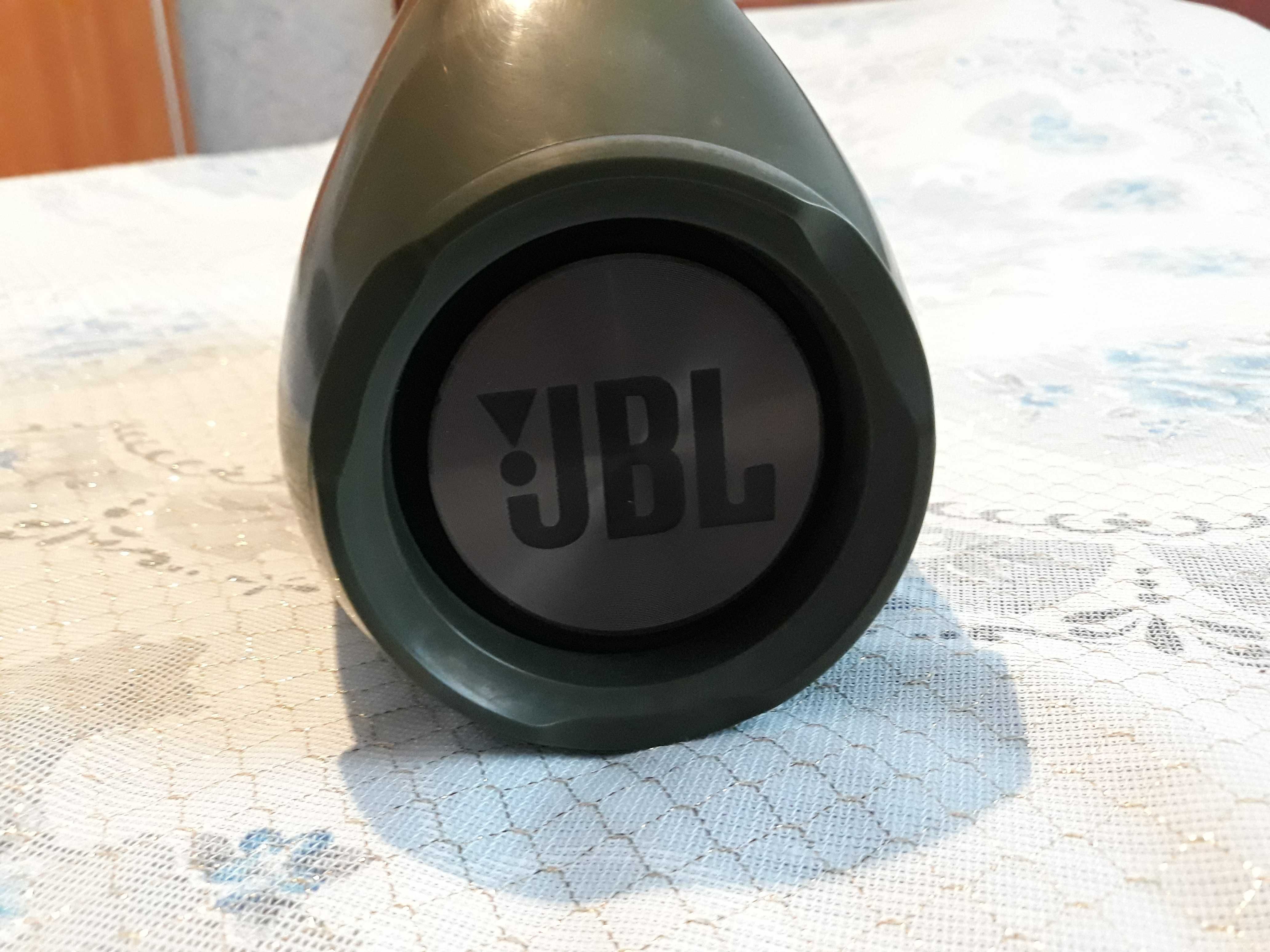 Продам бумбокс JBL