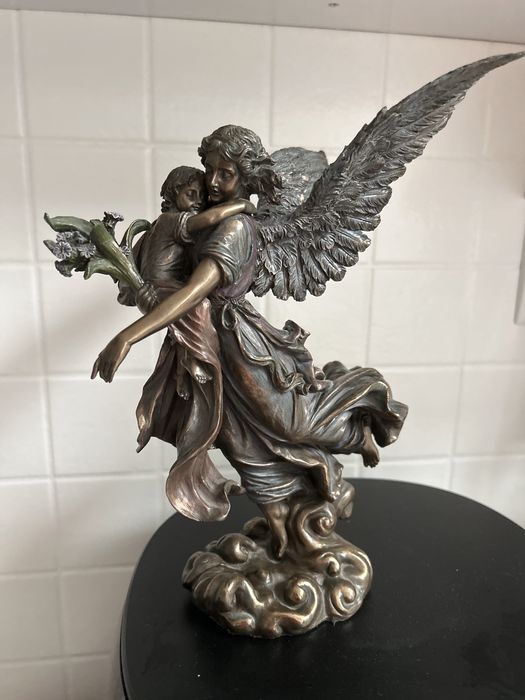 Veronese figurka aniol z dzieckiem