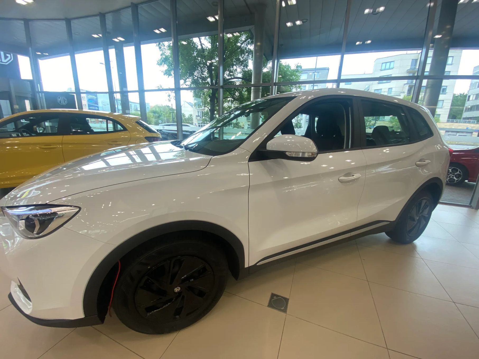 MG ZS MG ZS HYBRID+ od ręki