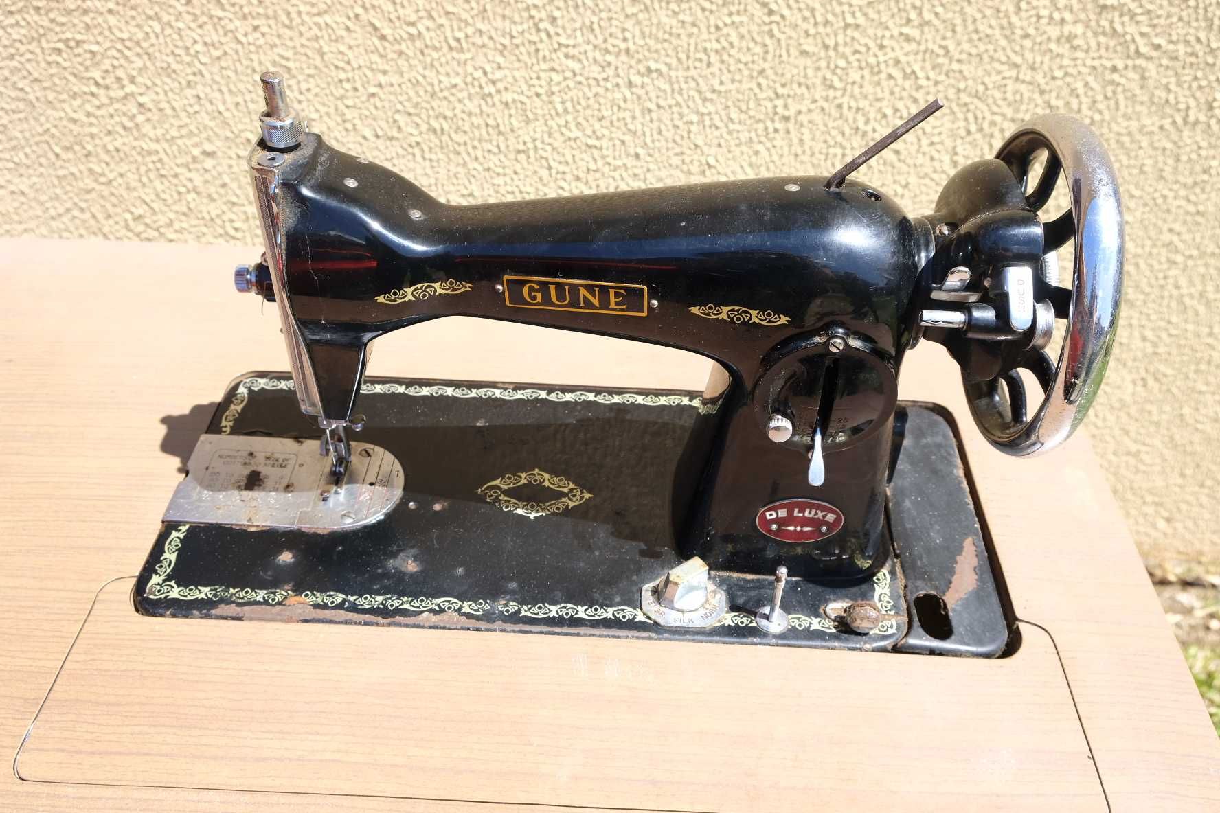 Máquina costura antiga Gune