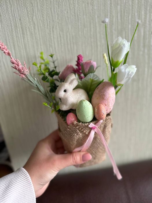 Великодня прикраса для дому ручної роботи