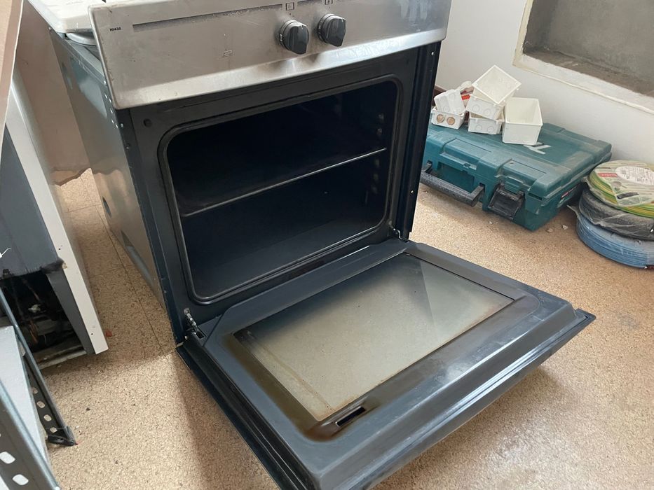 Forno eléctrico de encastrar Teka
