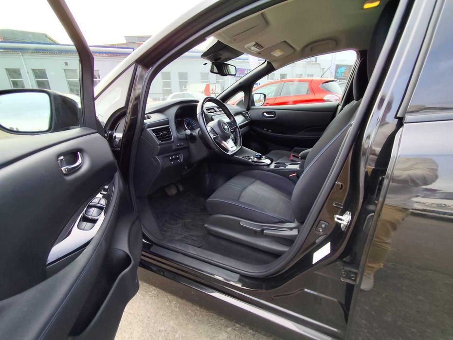 NISSAN LEAF II N-Connecta 40 квт на 270 км