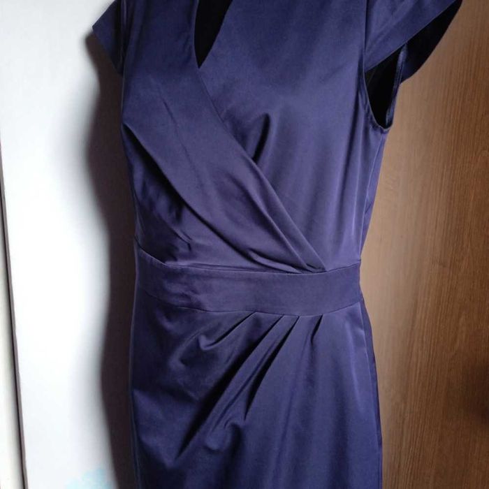 Granatowa sukienka ładny dekolt r. 46